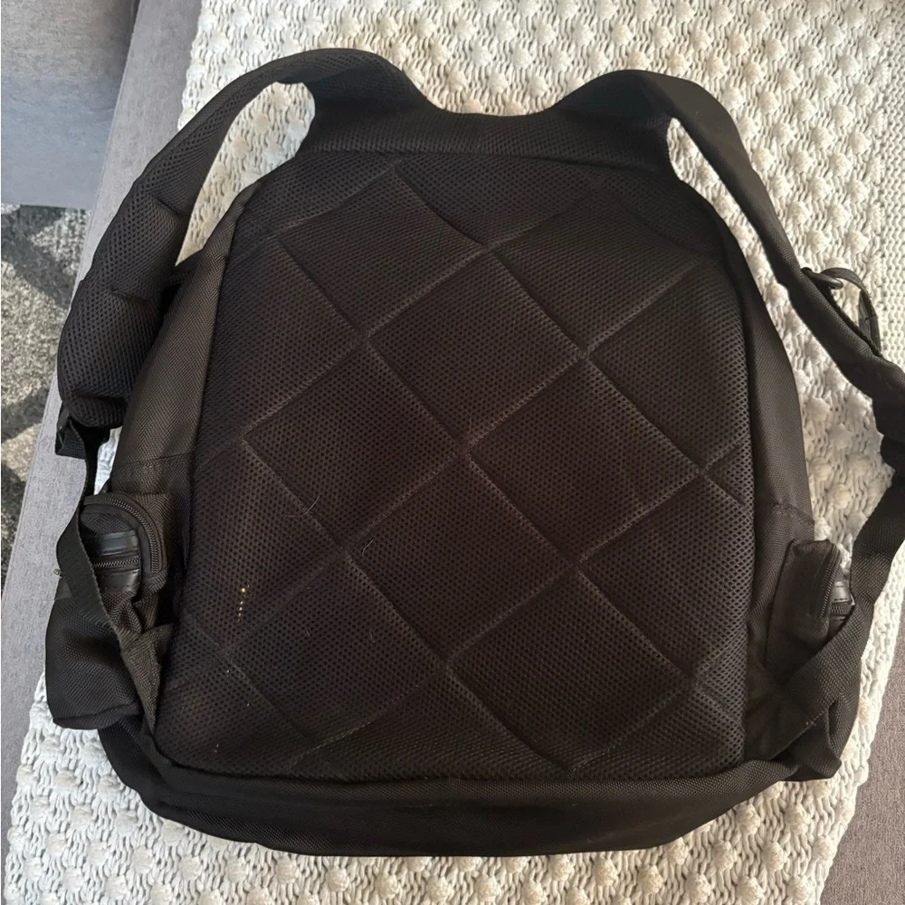 Kenneth Cole Reaction Manhattan Commuter Slim Backpack 16